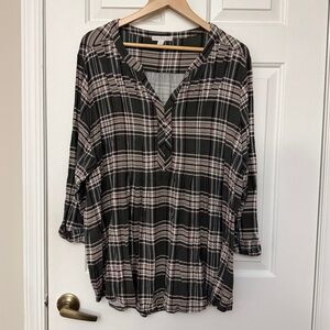 Westport Black and White Plaid V-Neck Blouse